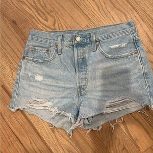 EUC Levi’s 501 shorts ojai top-light indigo Denim Shorts 29